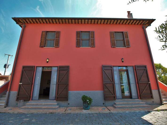 Casa vacanza per 4 persone, con terrazza e piscina, adatto a famiglie con bambini in Montalto di Castro