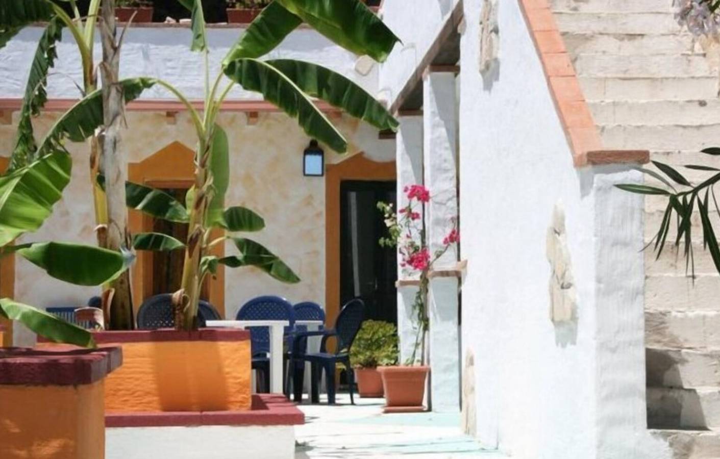Habitación triple con piscina y cocina compartidas, Wi-Fi y aire acondicionado. in Gonnesa, Iglesiente