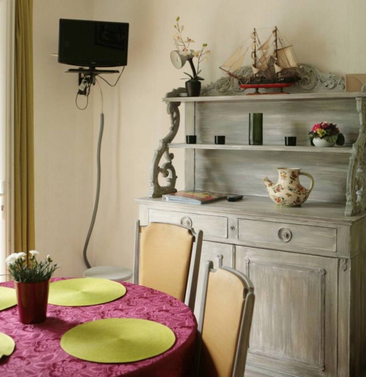 Apartamento entero, Apartamento 'L'avocette' con piscina compartida, terraza compartida y Wi-Fi in Sarzeau, Côte des Mégalithes