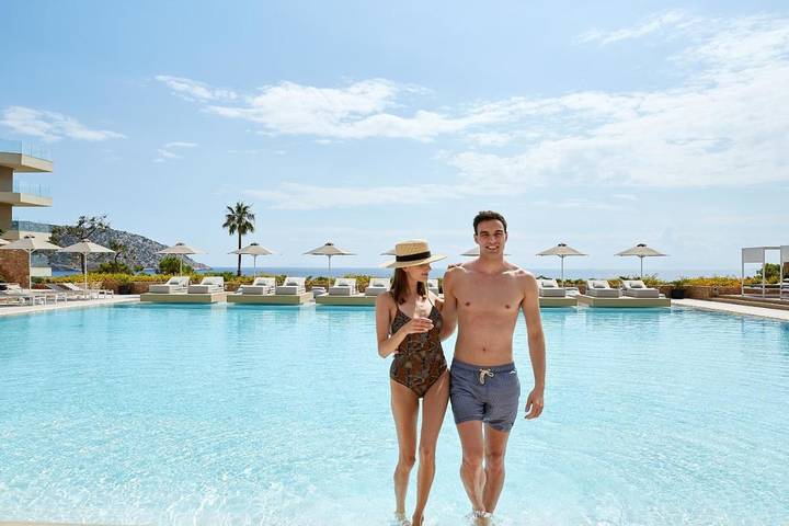 Hôtel pour 2 personnes, avec piscine ainsi que jardin et sauna dans Anavissos