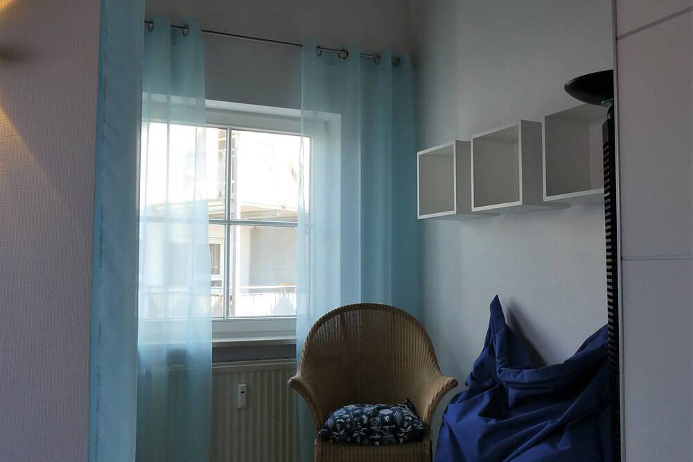 Ganze Wohnung, Ferienwohnung 98 qm, offener Wohnbereich mit Wigarten, 2 Schlafzimmer, max 4 P. in Strandbad Kressbronn, Kressbronn am Bodensee