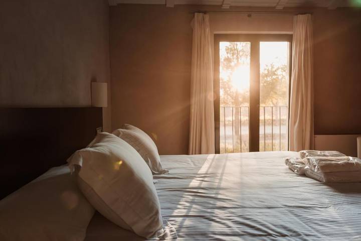 Hotel para 3 personas, con terraza además de piscina y jardín, Se admiten mascotas en Comarca del Noroeste (Murcia) - 2