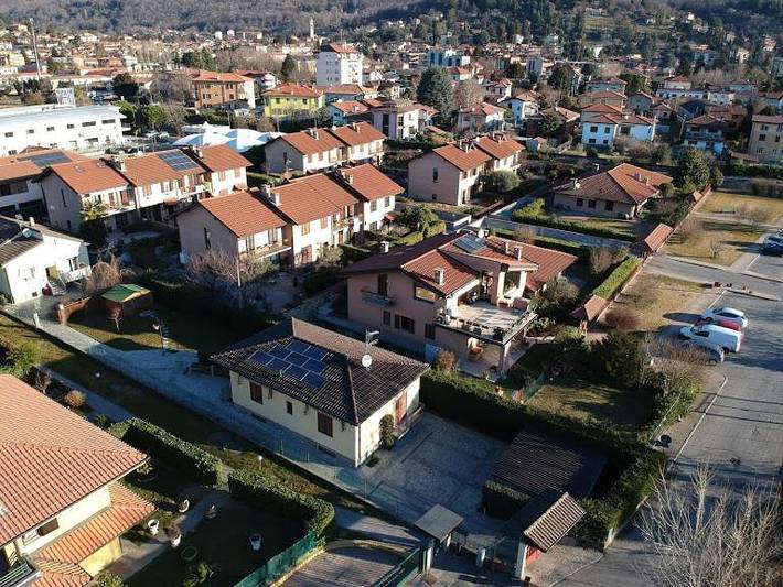 Location de vacances pour 2 personnes, avec jardin et vue à Gavirate - 2