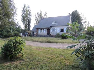 Location de vacances pour 14 personnes, avec jardin et terrasse dans Saint-Thégonnec Loc-Eguiner