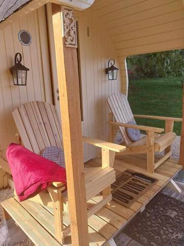 Chalet pour 3 personnes, avec jacuzzi ainsi que piscine et sauna, animaux acceptés dans le Jura