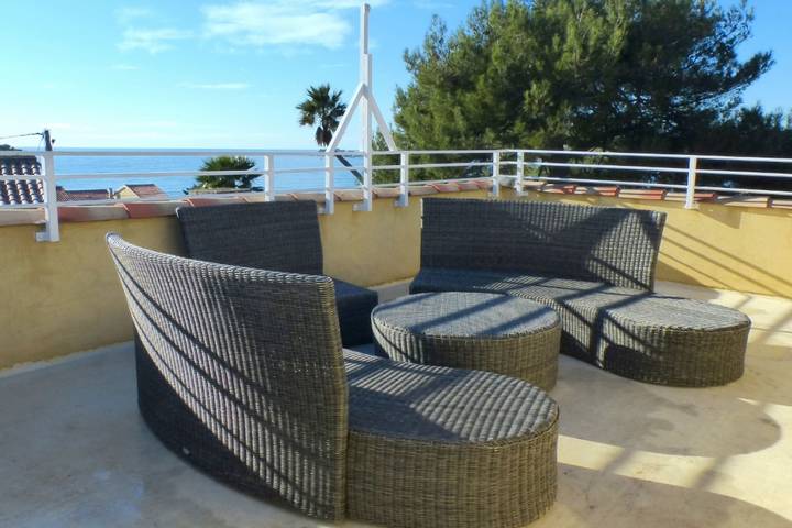 Location de vacances pour 10 personnes, avec balcon ainsi que piscine et jardin, adapté aux familles dans Plage de La Gorguette - 3