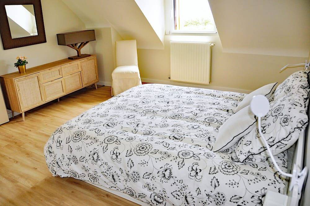 Ile de Berder à Pied et Très Beau Verger Dans un Parc Clos in Larmor-Baden, Côte des Mégalithes