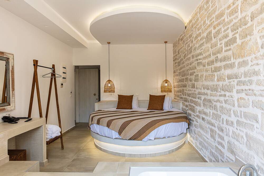 Villa face à la plage, intimité totale, service en chambre, piscine de 50 m2, bain à remous et vue sur la mer! in Bali (Crète), Région de Réthymnon