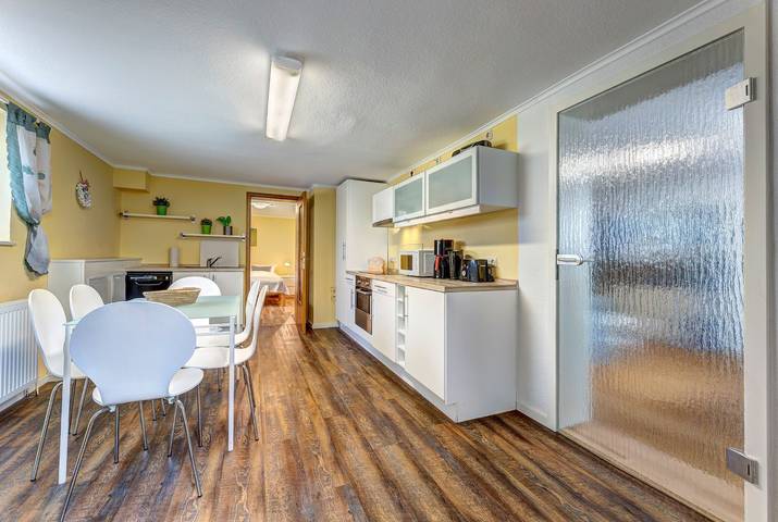 Ganze Wohnung, Ferienhaus Renate, Whg. 01: 3 Schlafzimmer, Wlan & für Familien in Bansin, Heringsdorf