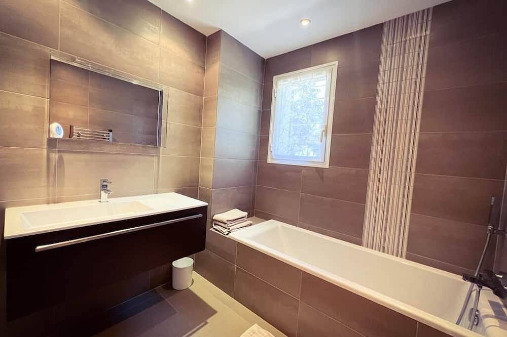 Ganze Wohnung, Pinarello - Luxury 3-room residence 50m from the beach - 6 people 77 m2 Wifi in Pinarellu, Zonza