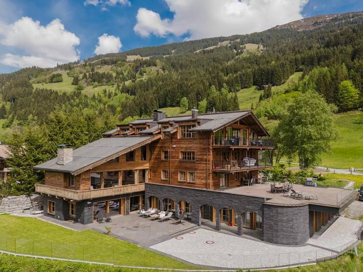 Ferienhaus für 2 Personen, mit Balkon und Terrasse sowie Garten und Pool in Jochberg