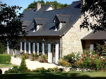 Chambre d’hôte pour 2 personnes, avec piscine et jacuzzi ainsi que jardin et sauna dans le Calvados