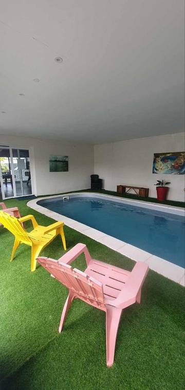 Cottage pour 16 personnes, avec piscine et jardin, adapté aux familles à Troarn