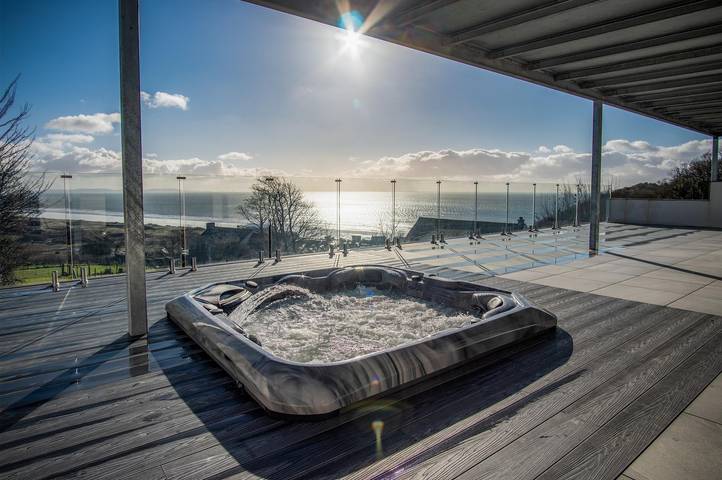 Sunrise  - 5 Bedroom Holiday Home - Pendine in Carmarthenshire