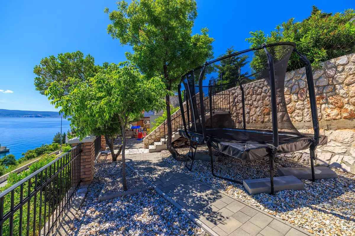 Ganze Ferienwohnung, Ferienwohnung mit Wellness und Swimmingpool zur gemeinsamen Nutzung  in Novi Vinodolski, Primorje-Gorski Kotar