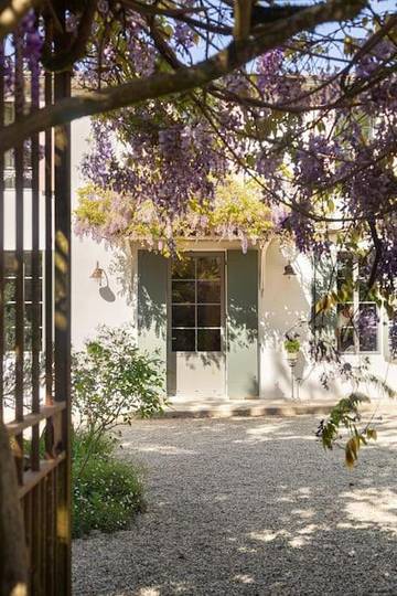 Gîte pour 8 personnes, avec jacuzzi ainsi que jardin et sauna à Capian