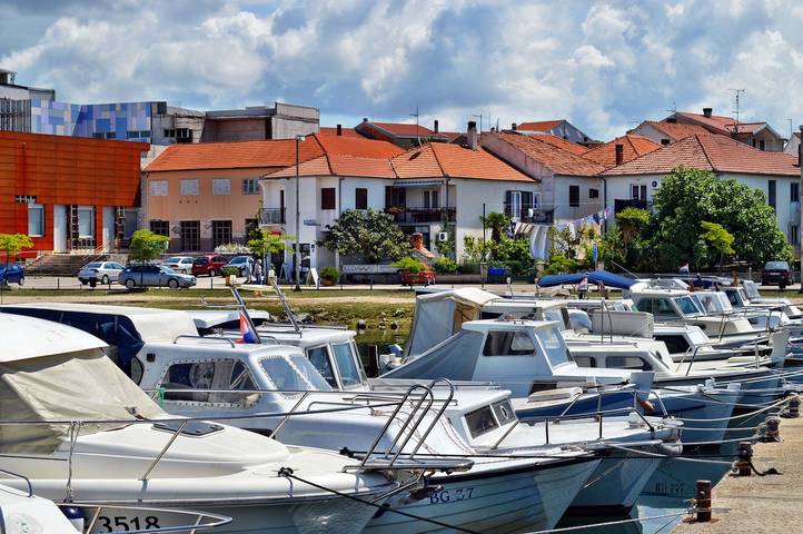 Ferienwohnung für 3 Personen, mit Balkon/Terrasse in Biograd na Moru
