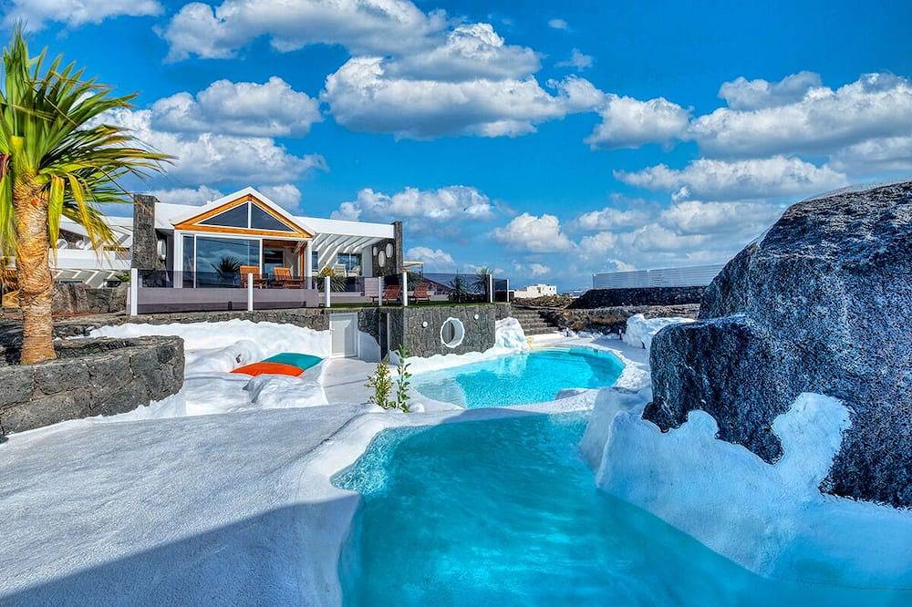Cueva del sol in Tahiche, Teguise
