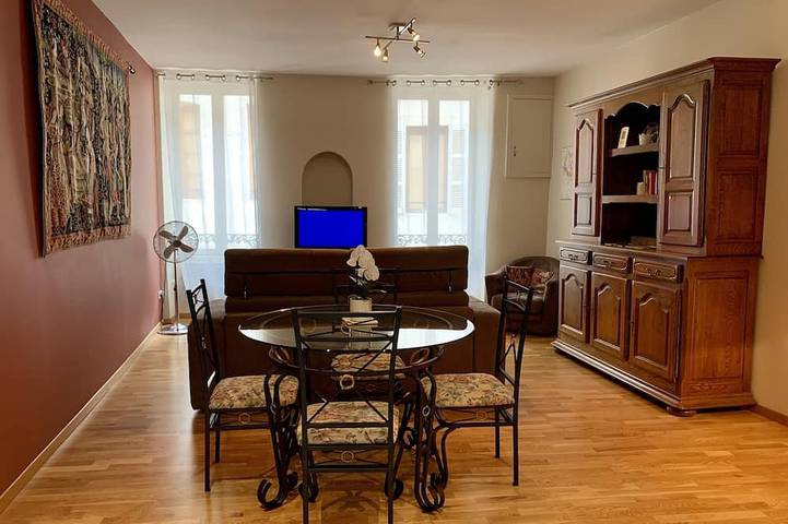 Ganze Wohnung, Apartment-Apartment-Ensuite mit Bad-Stadtblick in Beaune, Beaune und Umgebung