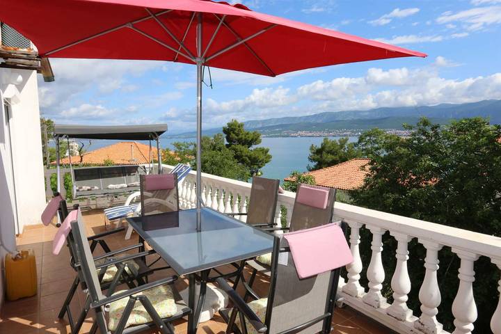 Ferienwohnung für 7 Personen, mit Balkon und Terrasse in Silo (Krk)