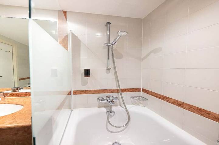 Hotel für 2 Personen, mit Whirlpool und Sauna sowie Pool in Magdeburg - 3