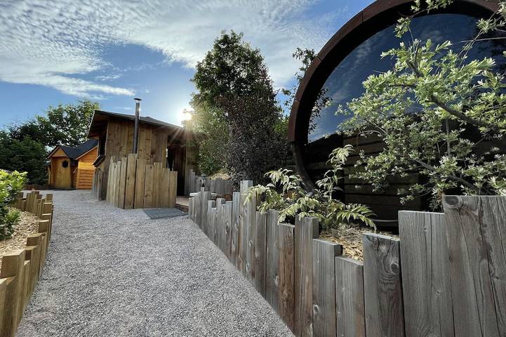 Chalet pour 14 personnes, avec sauna et jardin ainsi que jacuzzi et terrasse, animaux acceptés - 1