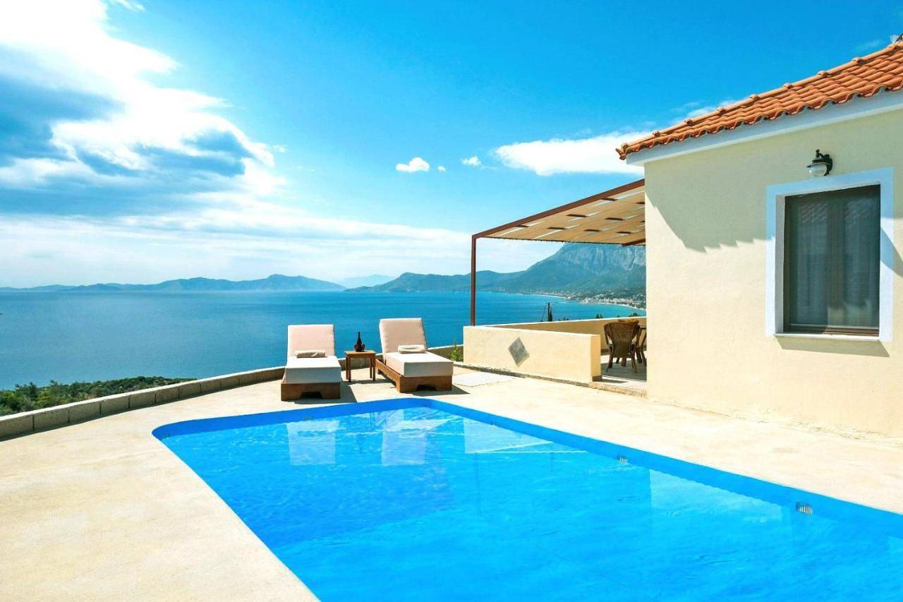 Dream Beyond Luxury Apartments in Samos