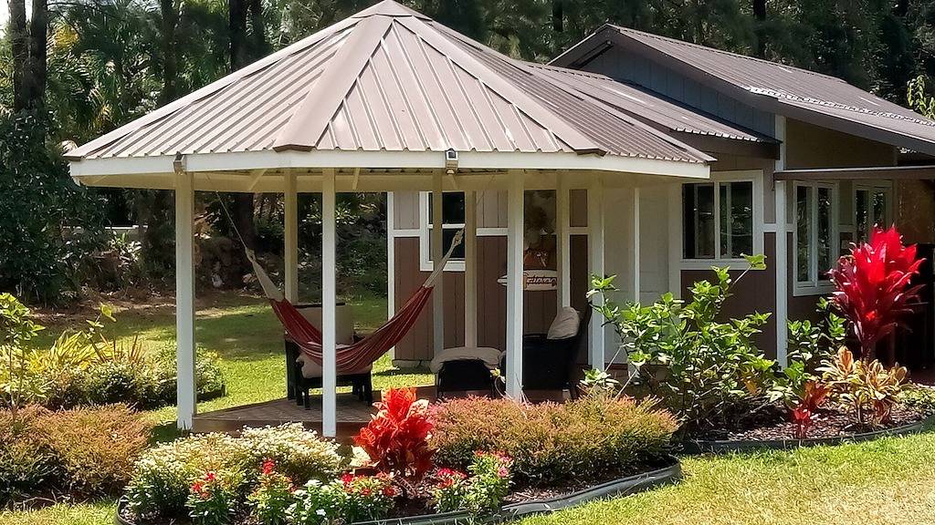 Schönes kleines Ferienhaus auf einem tropischen Obstgarten mit vielen Früchten. in Hawaiian Paradise Park, East Puna