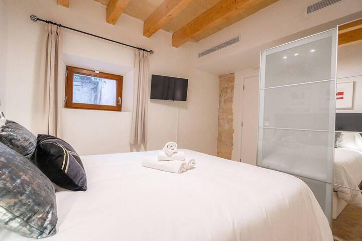 Entire apartment, Vintage Palma Palace (Superior 3) by Priority in Palma Old Town, Palma