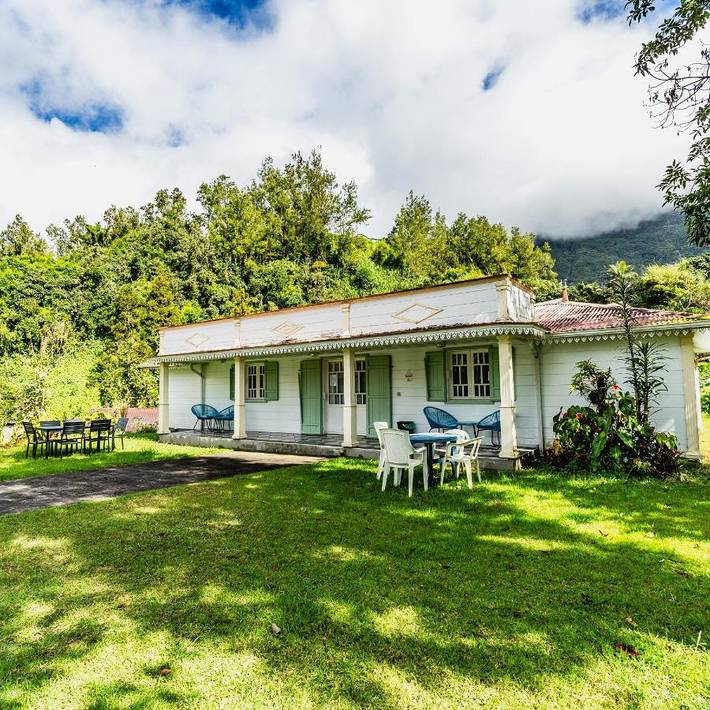 Maison d’hôte pour 2 personnes, avec vue ainsi que jardin et terrasse dans Grand-Îlet
