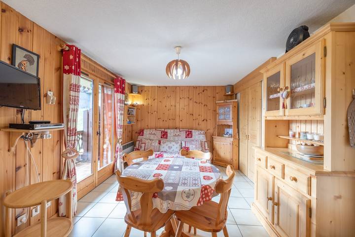 Entire apartment, Apartment 'L'Ourson 22 - 4-6 People - Morillon' with Mountain View and Balcony in Station de Morillon, Grand Massif