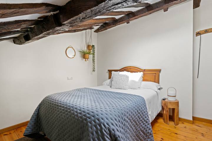 Alojamiento y desayuno para 2 personas, con Jardín en Comarca de Gijón
