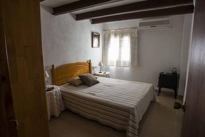 Gîte pour 4 personnes, avec jardin ainsi que piscine et terrasse, animaux acceptés à Tortosa - 3