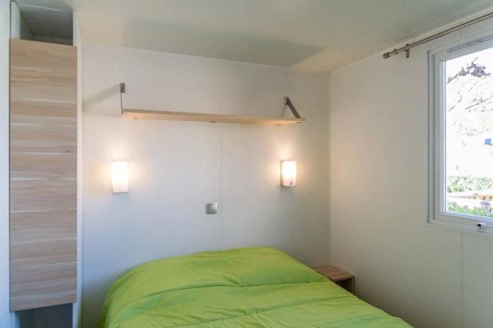 Zecamping 3* animé piscine chauffée mobil-home 22m2 in Arles-sur-Tech, Région de Céret