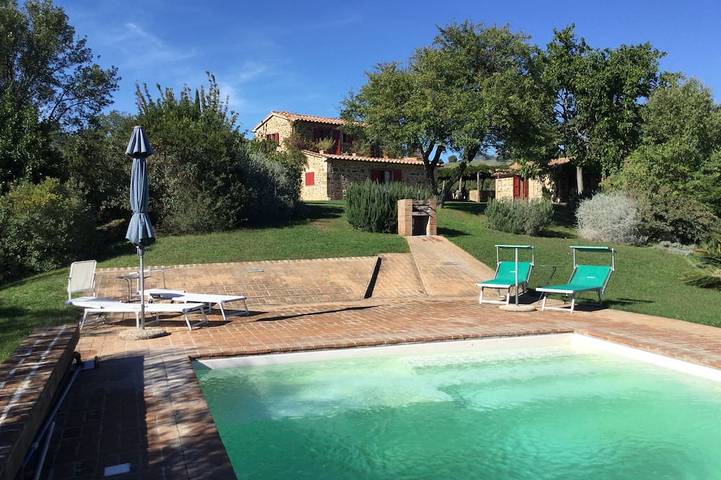 Agriturismo per 18 persone, con giardino e balcone in Magliano in Toscana