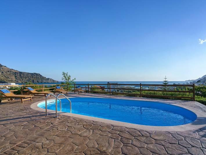 Location de vacances pour 9 personnes, avec piscine ainsi que terrasse et jardin à Plakias - 4