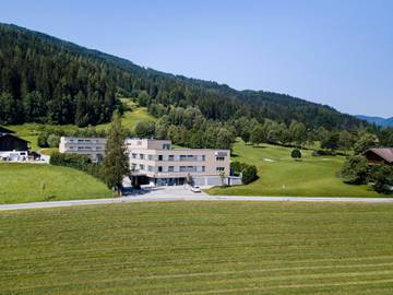 Ferienwohnung für 6 Personen, mit Terrasse und Pool sowie Balkon/Terrasse und Sauna, mit Haustier in Radstadt