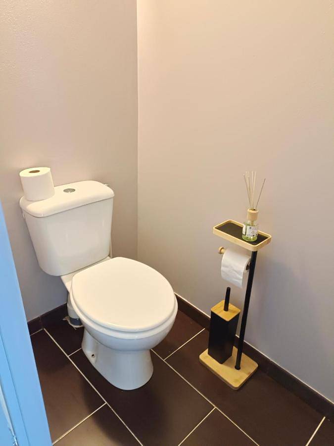 Location de vacances pour 4 personnes, avec vue et terrasse à Sénas - 2