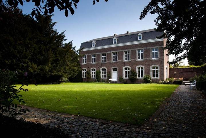 Chambre d’hôte pour 2 personnes, avec Terrasse ainsi que Jardin et Vue à Maaseik