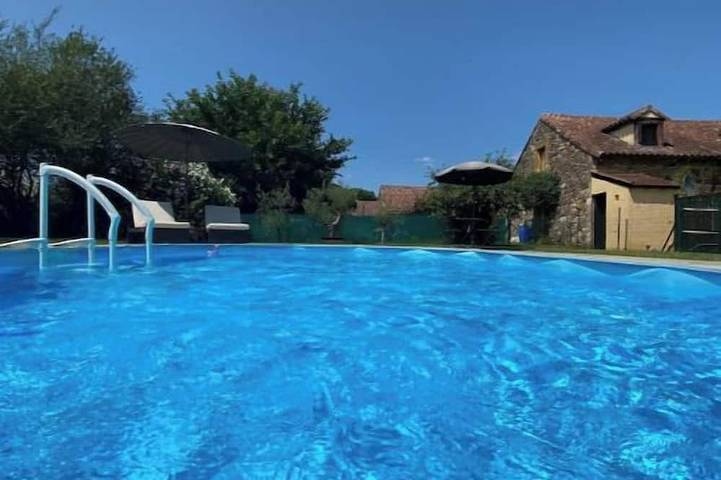 Gîte pour 6 personnes, avec terrasse et jardin