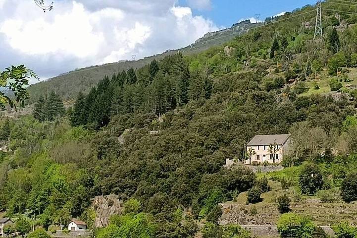 Gîte pour 8 personnes, avec Terrasse et Jardin à Sainte-Marguerite-Lafigère