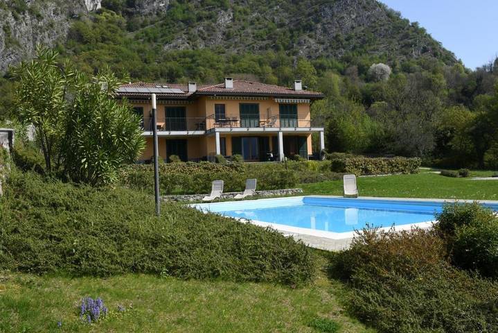 Appartement de vacances pour 6 personnes, avec vue et piscine ainsi que terrasse et jardin - 1