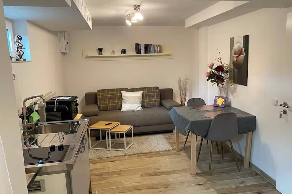 Ganze Wohnung, Ruhiges Studio - charmant & stadtnah per Bus in Bissendorf, Wiehengebirge