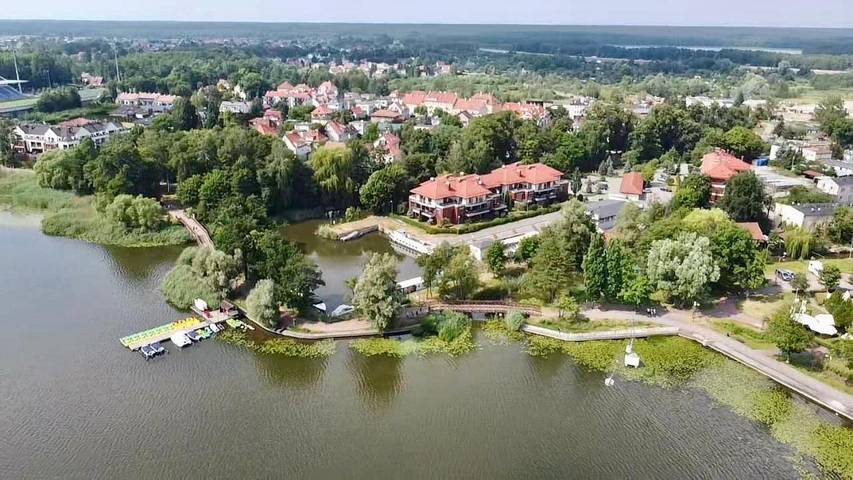 Apartament wakacyjny dla 4 osób, z balkon i widok oraz widok na jezioro w Ostróda