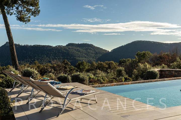 Location de vacances pour 10 personnes, avec piscine et jardin à Bagnols-en-Forêt - 3