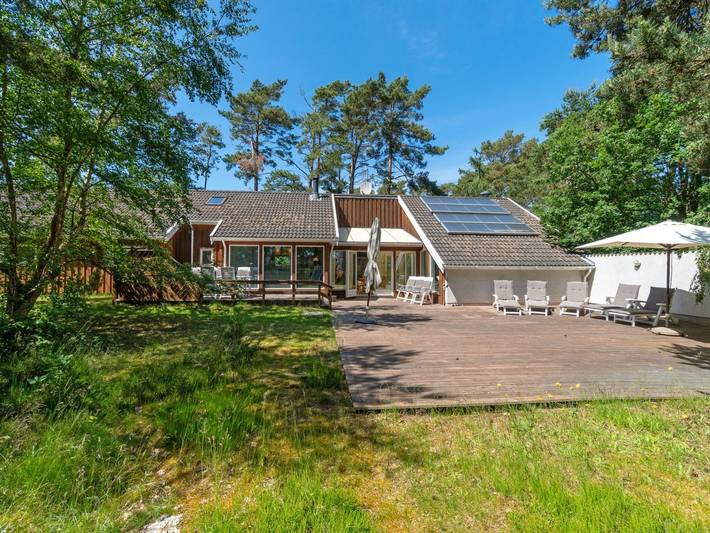 Dom dla 10 osób, z basen i sauna oraz taras w Bornholm
