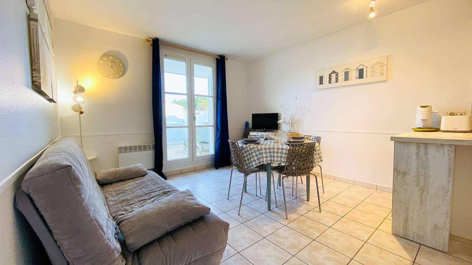 Ganze Ferienwohnung, Ferienwohnung für 5 Personen mit Pool in La Couarde-sur-Mer, Ile de Re