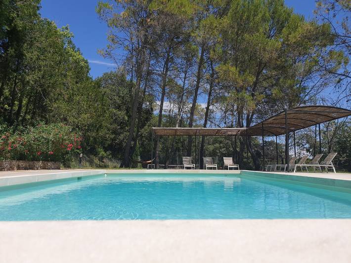 Le Mas Toupian: 500 m², grande giardino mediterraneo, tennis, piscina, pétanque, aria condizionata in Goudargues, Nimes e dintorni