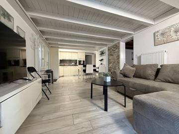 Gîte pour 8 personnes, avec vue et balcon à Wimmis