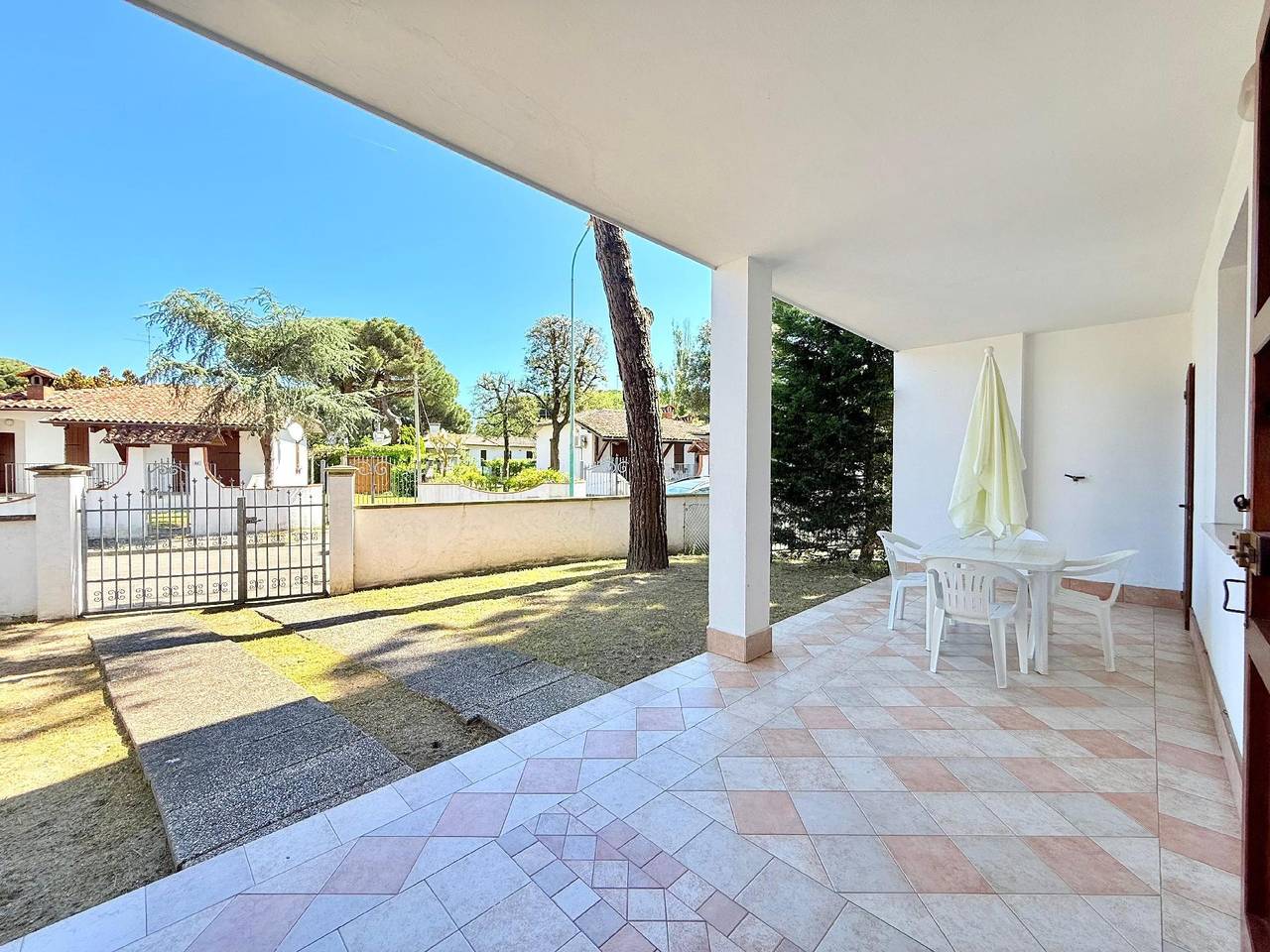 3-room villa, ground floor, 2 gardens, climate in Lido di Volano, Province de Ferrare